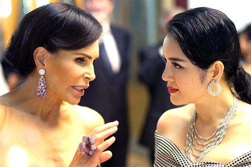 Lý nhã kỳ mũm mĩm trong trang phục lạ mắt - 2