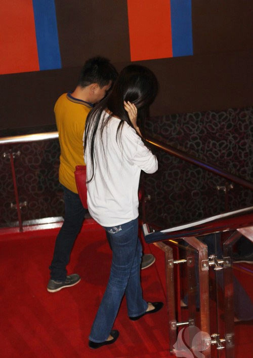 Mai phương thúy mất điểm vì jeans - 2