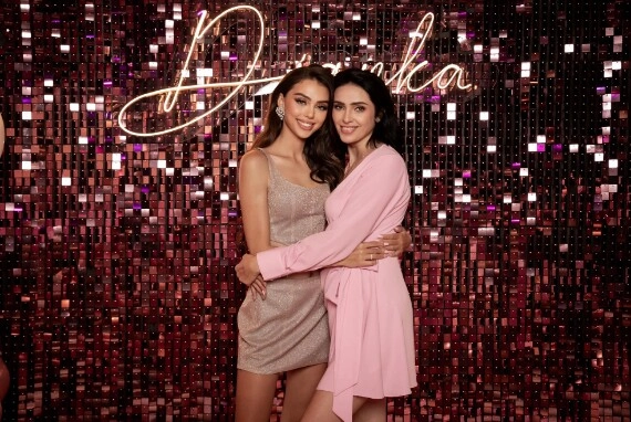 Mẹ vợ bùi tiến dũng sinh ở nơi phụ nữ đẹp nhất thế giới nhìn sang mẹ vợ đoàn văn hậu càng trầm trồ hơn - 4