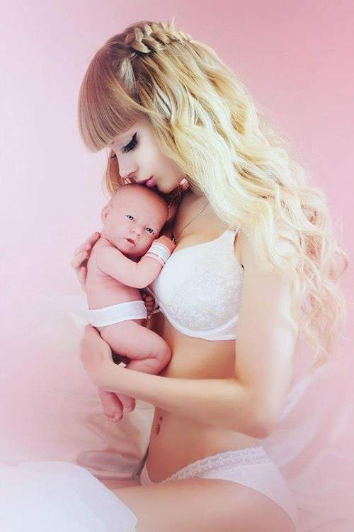 Nàng búp bê nga eo siêu nhỏ gây sốt - 7