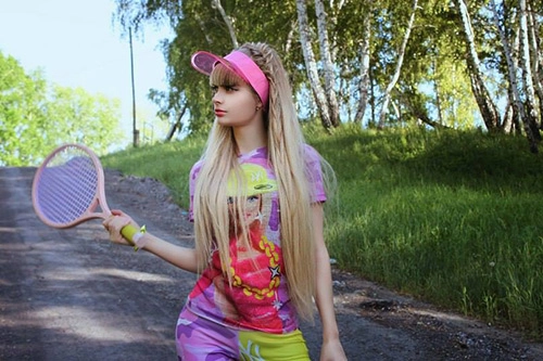 Nàng búp bê nga eo siêu nhỏ gây sốt - 10