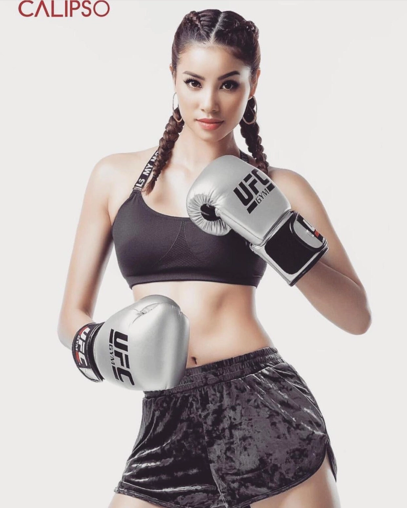 Ngắm cơ bụng số 11 của loạt sao nữ các anh sẽ phải ngại ngùng lao ngay đi tập gym - 6