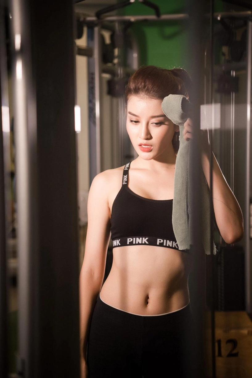 Ngắm cơ bụng số 11 của loạt sao nữ các anh sẽ phải ngại ngùng lao ngay đi tập gym - 7