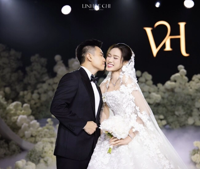 Nghe lời xúi của chồng thiếu gia hoa hậu đỗ hà thay đổi 1 điểm trên khuôn mặt khiến ai cũng bất ngờ - 1