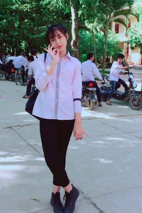 Ngỡ ngàng nhan sắc thuở chân đất của loạt hoa hậu việt đổi đời nhờ thi sắc đẹp lấy chồng dựng rạp chục tỷ - 2