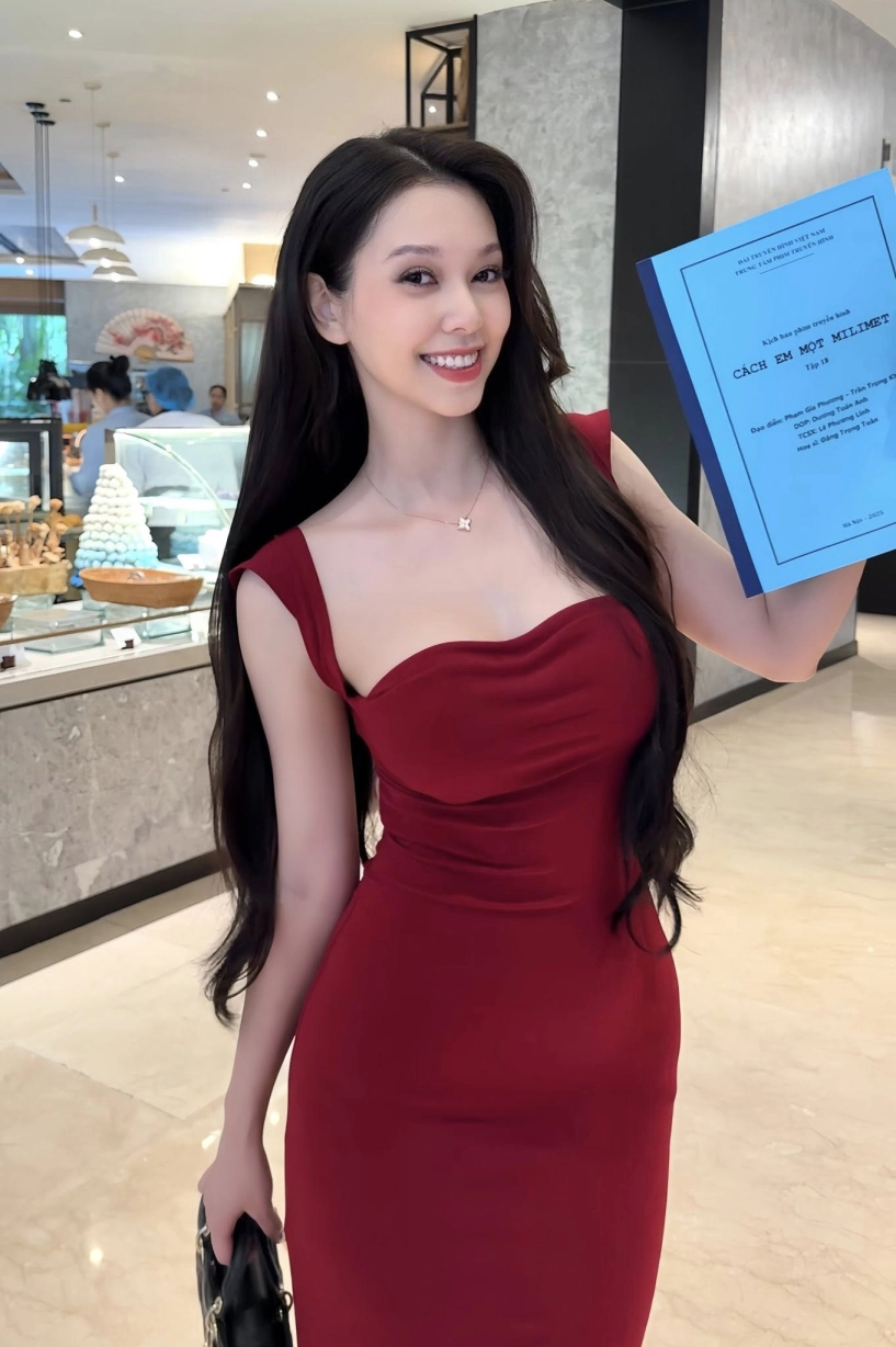 Nhan sắc nóng bỏng của cô gái bắt cá 2 tay đang gây phản ứng dữ dội trên phim vtv - 5