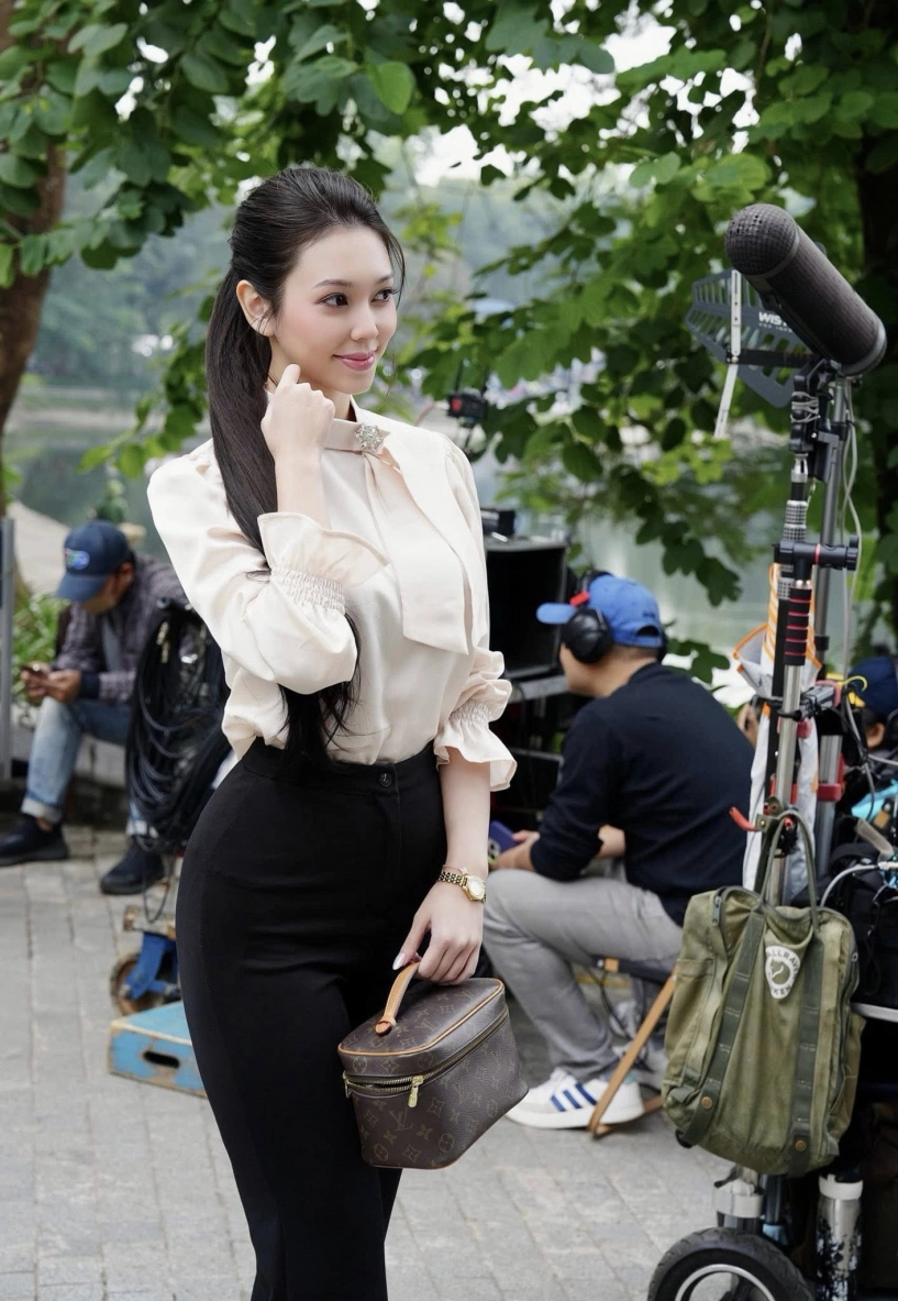 Nhan sắc nóng bỏng của cô gái bắt cá 2 tay đang gây phản ứng dữ dội trên phim vtv - 6