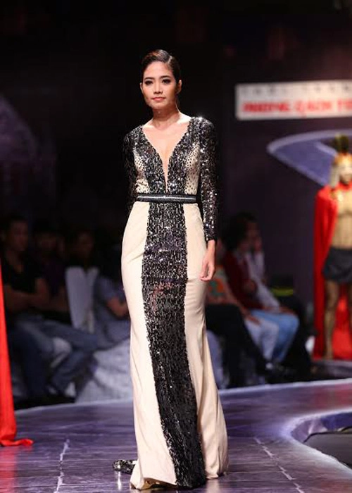 Ninh hoàng ngân sắp lên xe hoa vẫn miệt mài cày cuốc - 1