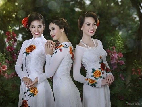 Ntk thuận việt mang áo dài du ngoạn thế giới - 2