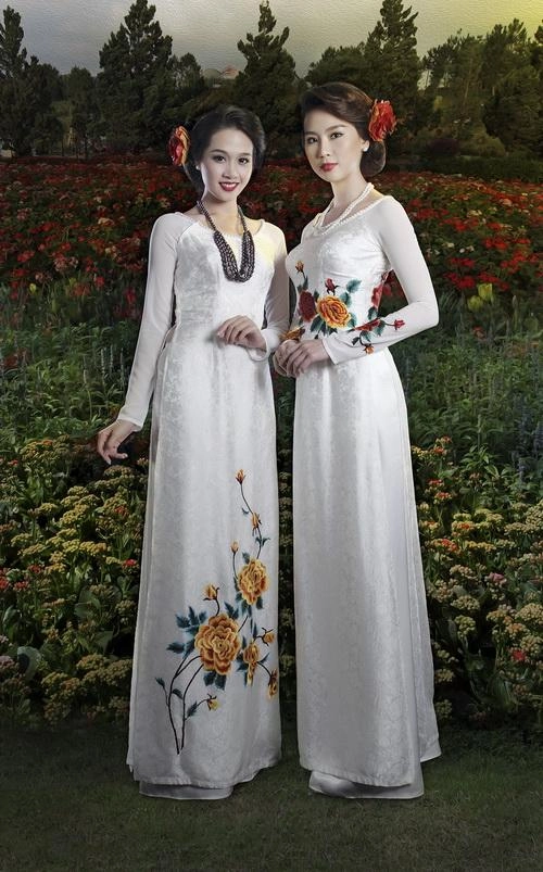 Ntk thuận việt mang áo dài du ngoạn thế giới - 4