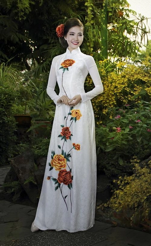 Ntk thuận việt mang áo dài du ngoạn thế giới - 6