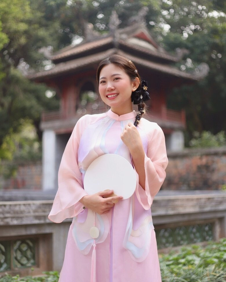 Nữ cơ phó u30 đốn tim với gương mặt búng ra sữa ăn mặc dễ thương như nữ sinh khác hẳn khi mặc đồng phục bay - 19