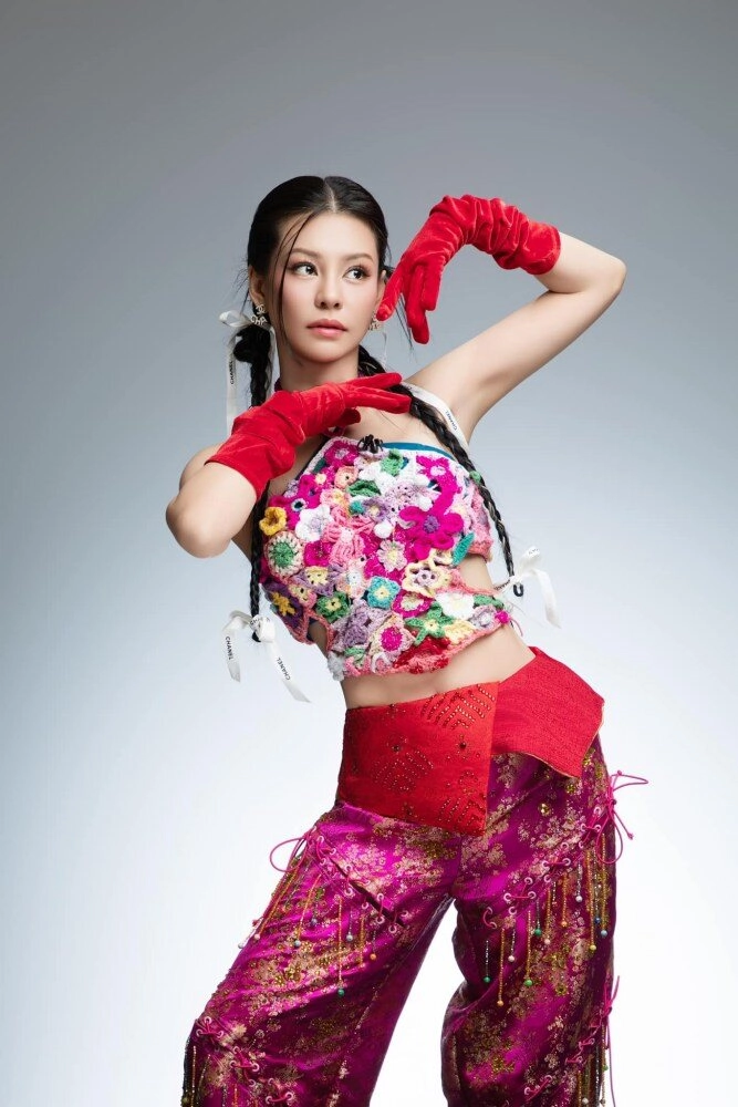 Nữ thần vpop u40 đẹp chấp cả dàn hoa hậu sở hữu hàng hiệu khủng không kém ai nay yêu đạo diễn trăm tỷ - 1