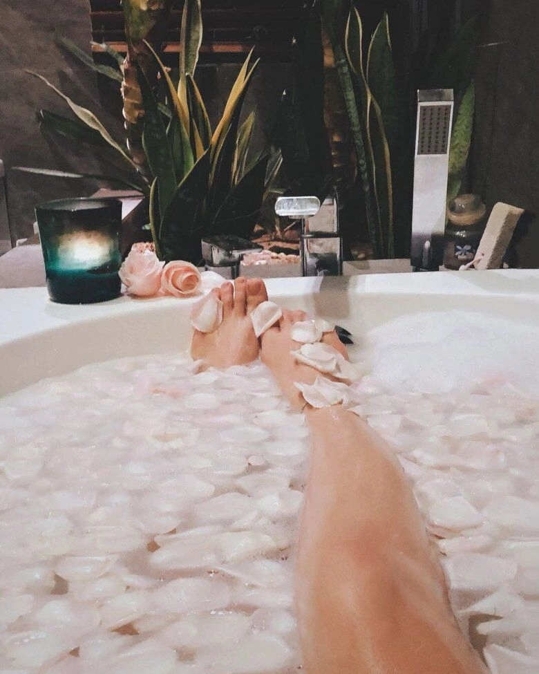 Nữ tiếp viên trưởng đẹp nhất nhì ngành hàng không có gia thế đặc biệt u40 giữ da trong như ngọc body không góc chết - 8