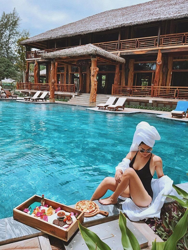 Nữ tiếp viên trưởng đẹp nhất nhì ngành hàng không có gia thế đặc biệt u40 giữ da trong như ngọc body không góc chết - 9