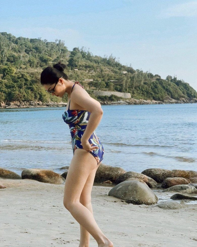 Nữ tiếp viên trưởng đẹp nhất nhì ngành hàng không có gia thế đặc biệt u40 giữ da trong như ngọc body không góc chết - 10