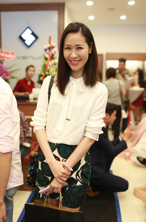 Phan hà phương làm cô dâu xinh đẹp bên võ cảnh - 5