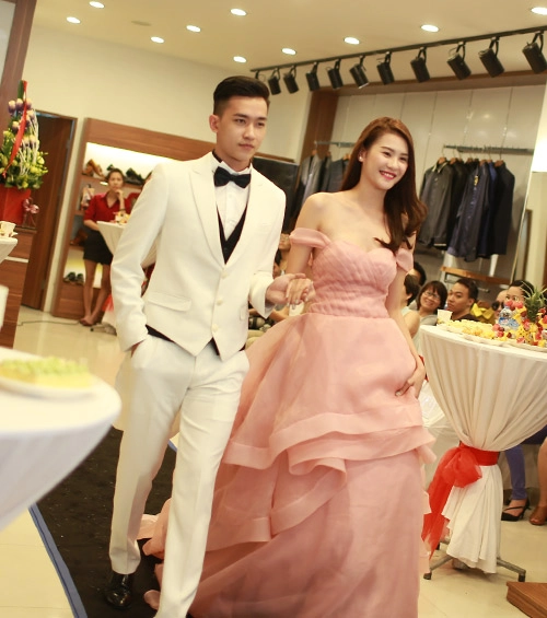 Phan hà phương làm cô dâu xinh đẹp bên võ cảnh - 9