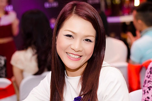 Phan thị lý khoe vẻ mặn mà khi mua sắm - 10