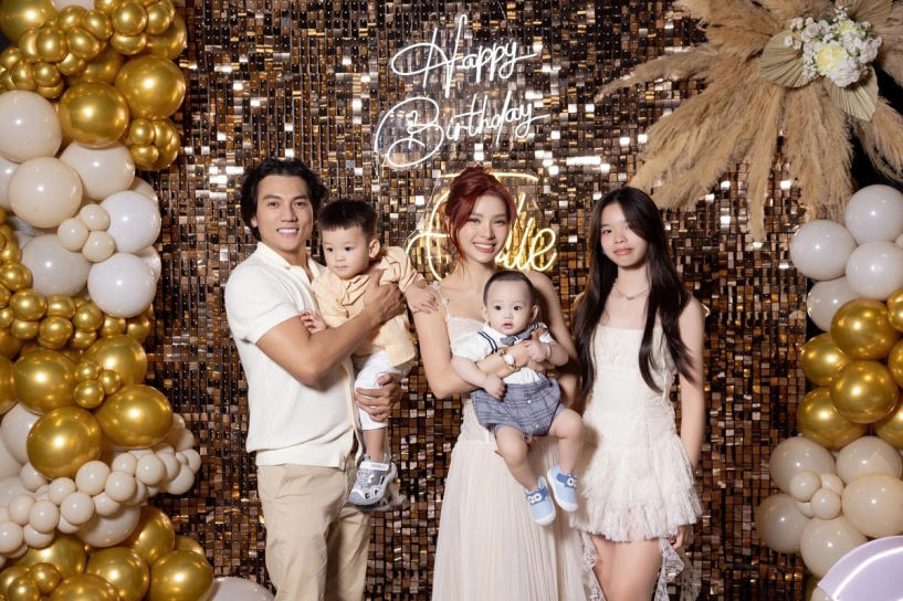 Phương trinh jolie đốt mắt với làn da nâu và body mẹ 3 con siêu thực - 9