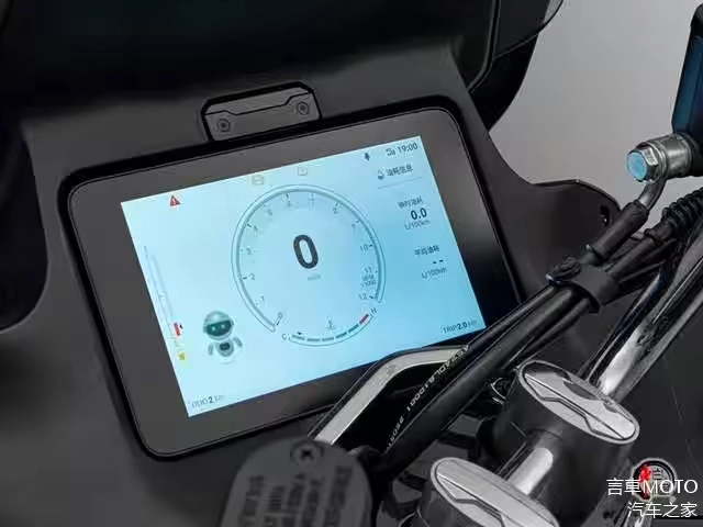 Qjmotor hong 250 city se 2026 vừa ra mắt với giá bán chỉ 55 triệu đồng có gì - 5