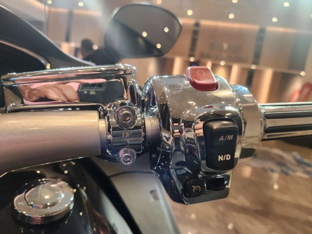 Quái vật touring souo 2000 8 xy-lanh vừa ra mắt liệu có đủ sức thách thức goldwing - 7