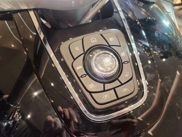 Quái vật touring souo 2000 8 xy-lanh vừa ra mắt liệu có đủ sức thách thức goldwing - 8