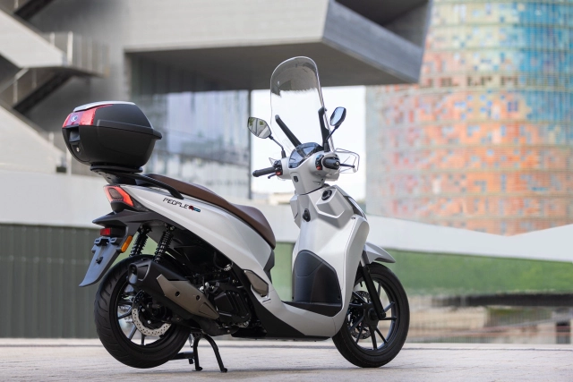 Ra mắt kymco people r hybrid 125 - kẻ gạt giò honda sh125i tại lục địa già - 1
