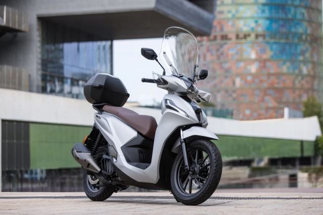 Ra mắt kymco people r hybrid 125 - kẻ gạt giò honda sh125i tại lục địa già - 5