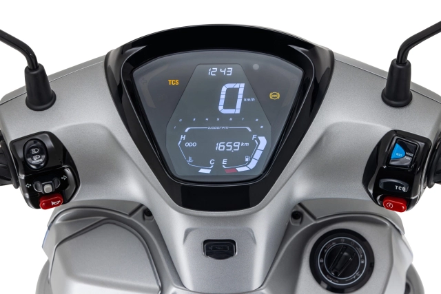 Ra mắt kymco people r hybrid 125 - kẻ gạt giò honda sh125i tại lục địa già - 9