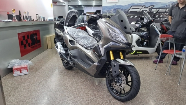 Soi chi tiết kymco xciting x350 trang bị cỡ này có đủ để thách thức honda adv350 - 1