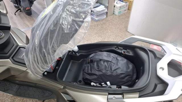 Soi chi tiết kymco xciting x350 trang bị cỡ này có đủ để thách thức honda adv350 - 7