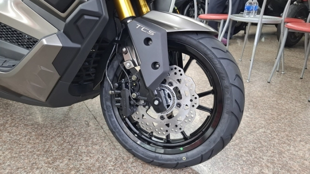 Soi chi tiết kymco xciting x350 trang bị cỡ này có đủ để thách thức honda adv350 - 11