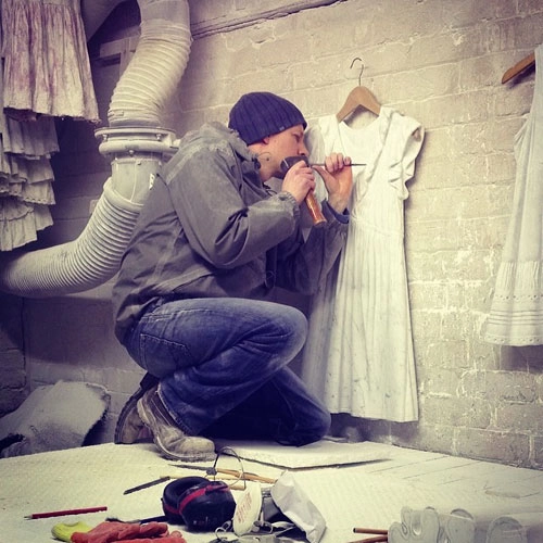 Sửng sốt váy áo siêu mềm làm từ đá - 20