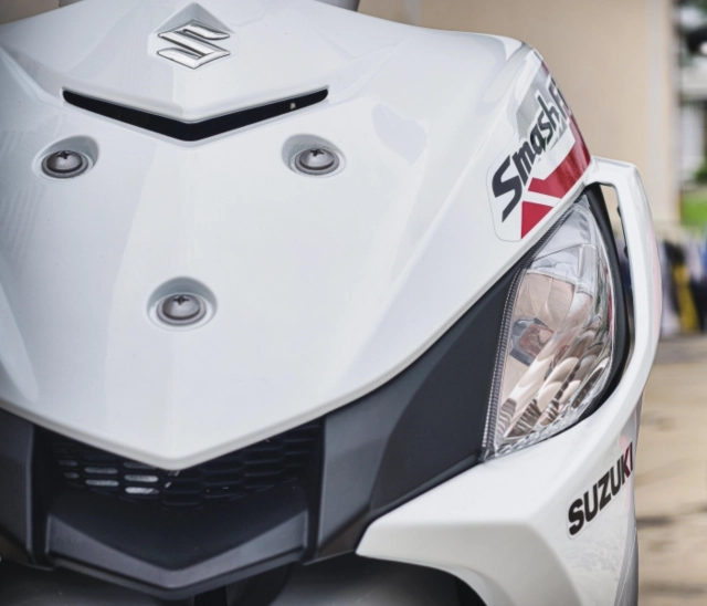 Suzuki bổ sung thêm bản bánh căm cho smash fi 115 plus 2026 với giá bán gần 34 triệu đồng - 1