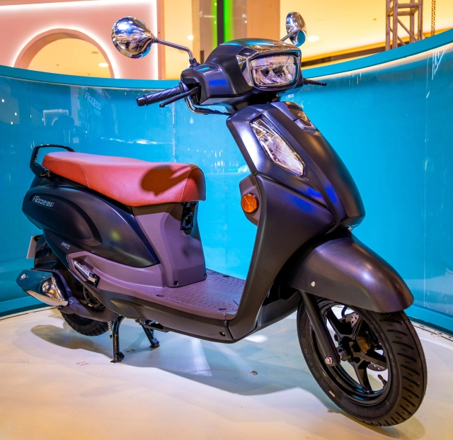 Suzuki ra mắt đối trọng của honda lead trang bị màn hình màu tft với giá bán chỉ từ 33 triệu đồng - 4