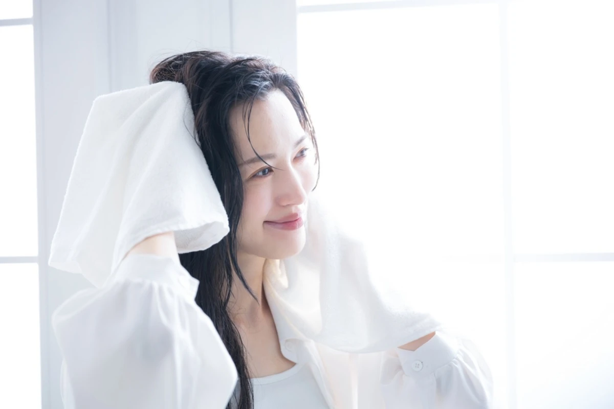 Tại sao quấn khăn sau khi gội đầu khiến tóc ngày càng mỏng các salon hàn quốc làm cách này giúp tóc khô nhanh giảm rụng - 5