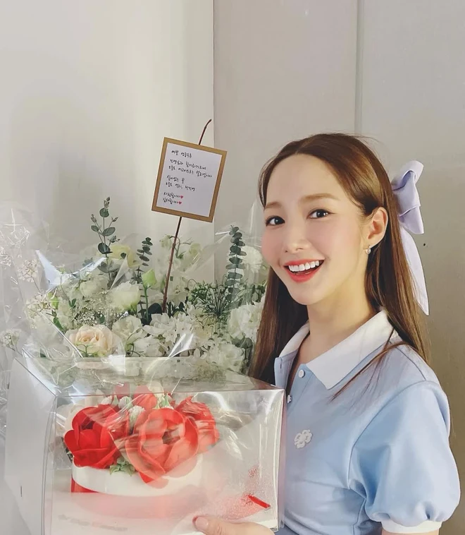 Thử đủ kiểu tóc tôi thấy 6 kiểu này của đệ nhất thư ký là dễ áp dụng nhất vừa gọn mặt lại sang xịn - 8