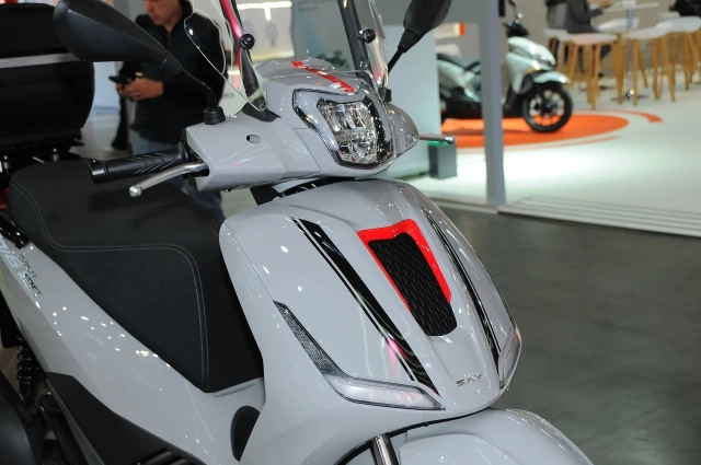 Thương hiệu xe máy ý vừa gây bất ngờ với 2 mẫu xe tay ga giá rẻ tại eicma 2025 - 5