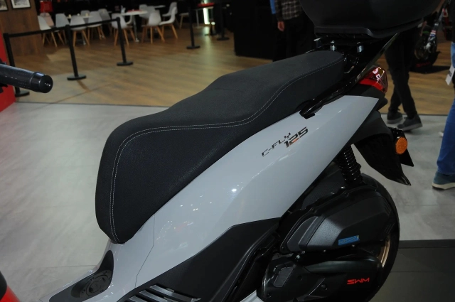 Thương hiệu xe máy ý vừa gây bất ngờ với 2 mẫu xe tay ga giá rẻ tại eicma 2025 - 7