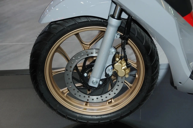 Thương hiệu xe máy ý vừa gây bất ngờ với 2 mẫu xe tay ga giá rẻ tại eicma 2025 - 9