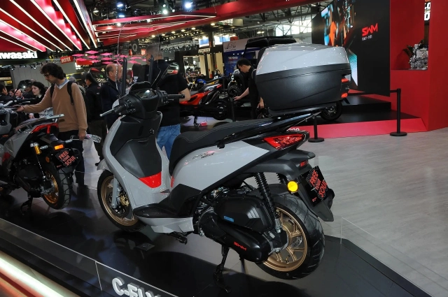 Thương hiệu xe máy ý vừa gây bất ngờ với 2 mẫu xe tay ga giá rẻ tại eicma 2025 - 11