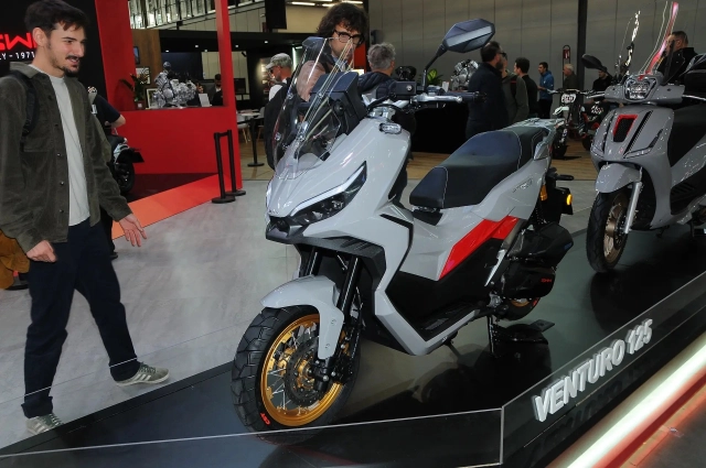Thương hiệu xe máy ý vừa gây bất ngờ với 2 mẫu xe tay ga giá rẻ tại eicma 2025 - 12