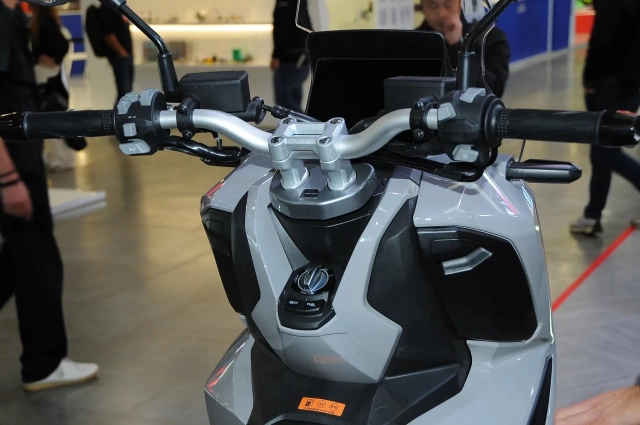 Thương hiệu xe máy ý vừa gây bất ngờ với 2 mẫu xe tay ga giá rẻ tại eicma 2025 - 16