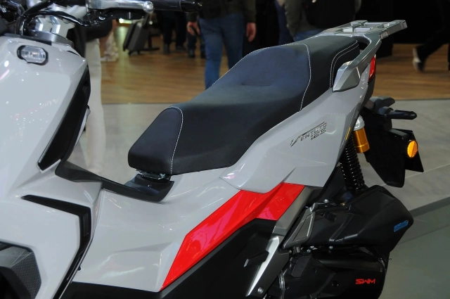 Thương hiệu xe máy ý vừa gây bất ngờ với 2 mẫu xe tay ga giá rẻ tại eicma 2025 - 22