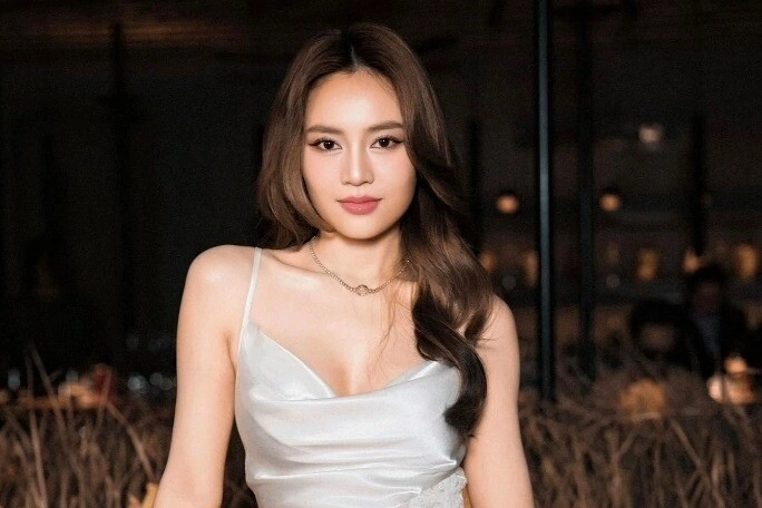 tình địch ngọc trinh có vòng 3 khủng nhất vbiz u40 bốc lửa hơn đối thủ sở hữu tòa nhà 7 tầng giữa trung tâm tp hcm - 3