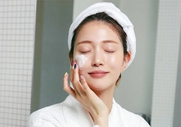 Top 5 vũ khí cấp ẩm mạnh mẽ nhất giúp da luôn mềm mướt mùa hanh khô - 1