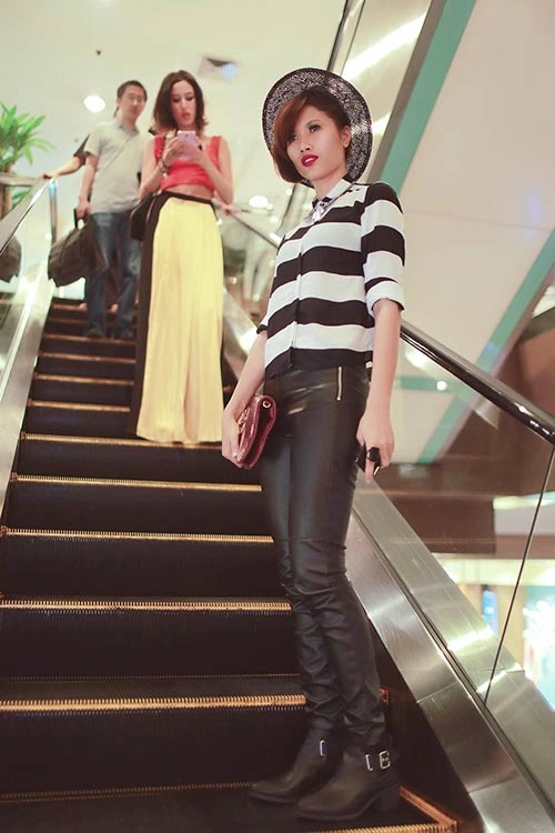 Trang lạ phối đồ ấn tượng xem show tại singapore - 3