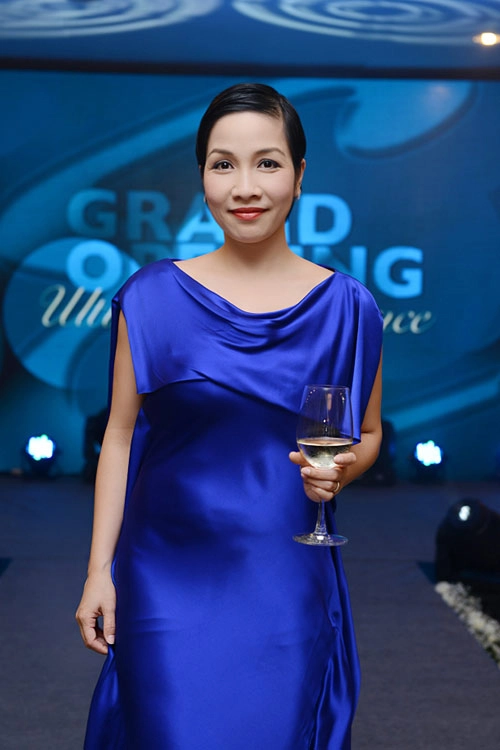 Trang nhung trang trần lộ eo nghiệp dư - 11