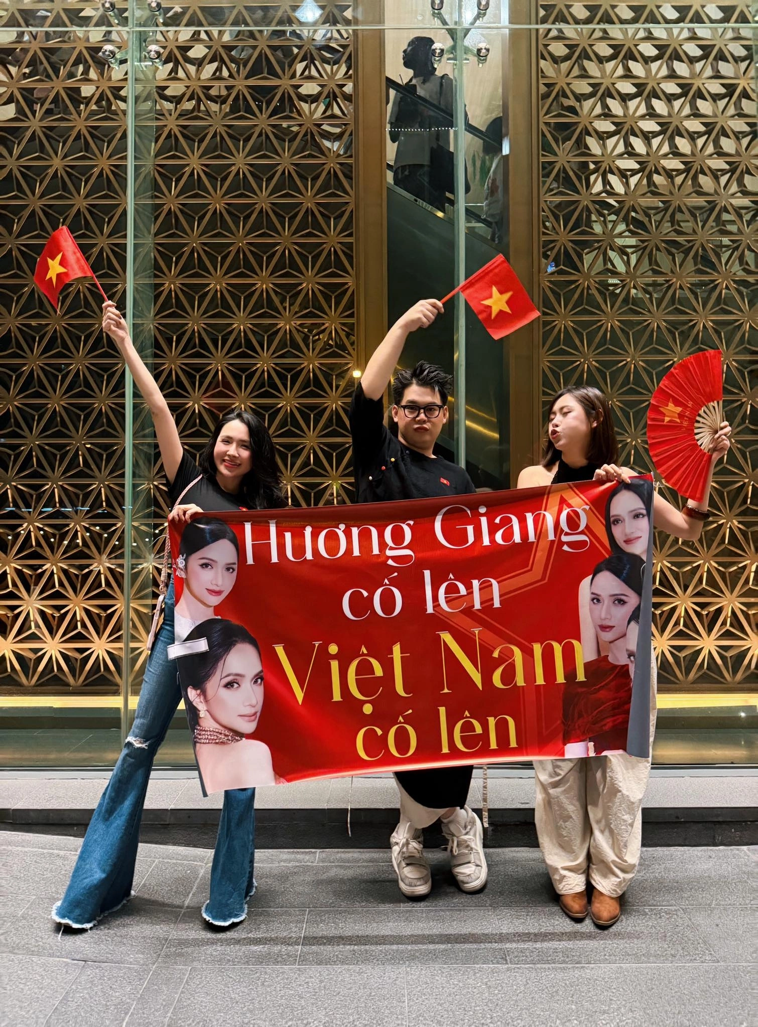 Trực tiếp chung kết miss universe 2025 dàn sao sang thái cổ vũ hương giang liệu mỹ nhân việt có tạo ra kỳ tích - 19